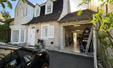 Venta Casa 5 Ambientes Barrio Divino Rostro