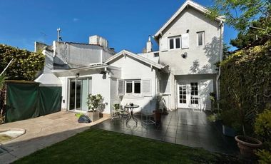 Venta Casa 5 Ambientes Barrio Divino Rostro