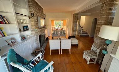 Venta Casa 5 Ambientes Barrio Divino Rostro