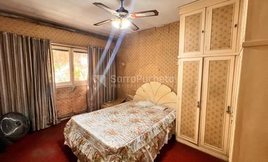 Venta casa 3 ambientes con cochera y patio en Morón.