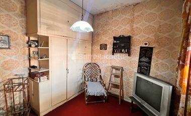 Venta casa 3 ambientes con cochera y patio en Morón.