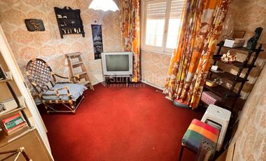 Venta casa 3 ambientes con cochera y patio en Morón.