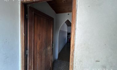 Venta de local con departamento en Monte Chingolo