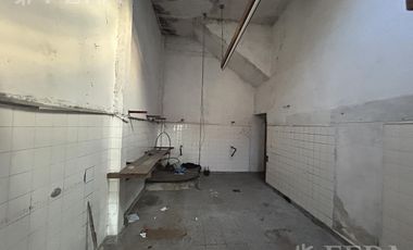 Venta de local con departamento en Monte Chingolo