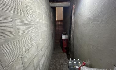 Venta de local con departamento en Monte Chingolo