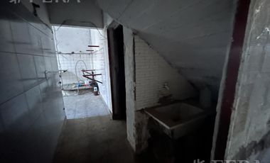 Venta de local con departamento en Monte Chingolo