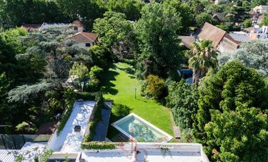 Casona tradicional en venta con piscina y quincho independiente – Adrogué