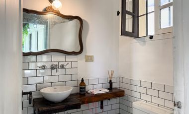 Casona tradicional en venta con piscina y quincho independiente – Adrogué