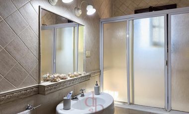Casona tradicional en venta con piscina y quincho independiente – Adrogué