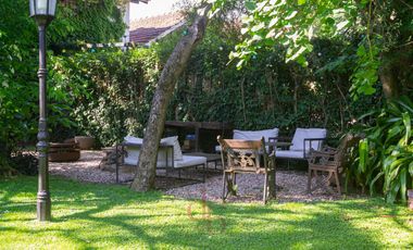 Casona tradicional en venta con piscina y quincho independiente – Adrogué