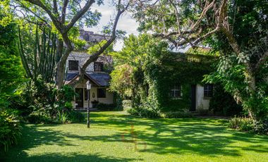 Casona tradicional en venta con piscina y quincho independiente – Adrogué