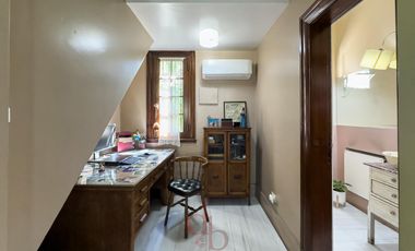Casona tradicional en venta con piscina y quincho independiente – Adrogué