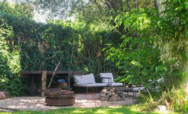 Casona tradicional en venta con piscina y quincho independiente – Adrogué