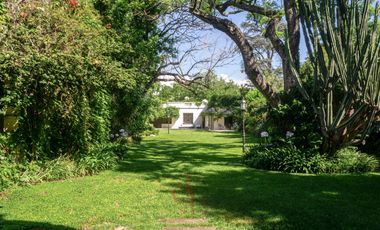 Casona tradicional en venta con piscina y quincho independiente – Adrogué