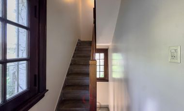 Casona tradicional en venta con piscina y quincho independiente – Adrogué