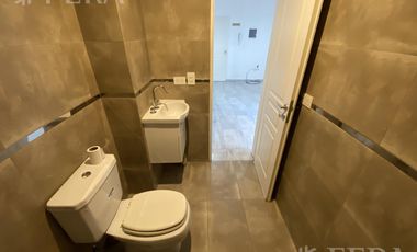 Venta departamento monoambiente con balcón en Wilde