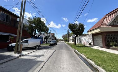 Venta departamento monoambiente con balcón en Wilde