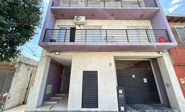 Venta departamento monoambiente con balcón en Wilde