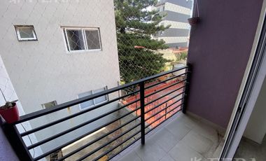 Venta departamento monoambiente con balcón en Wilde