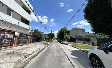 Venta departamento monoambiente con balcón en Wilde