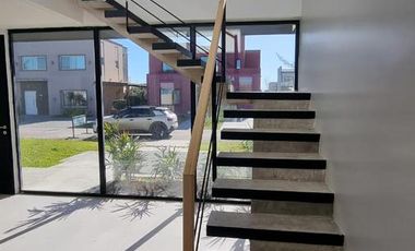 Venta Casa a estrenar en Brisas de Adrogué