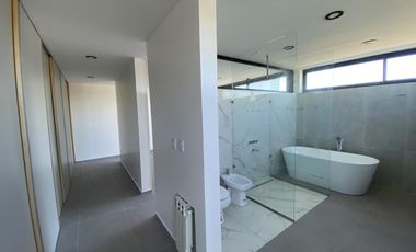 Venta Casa a estrenar en Brisas de Adrogué