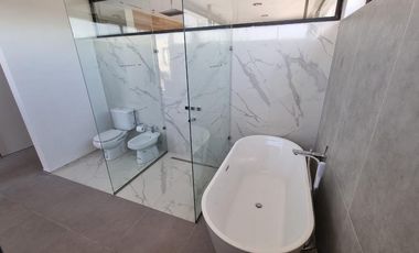 Venta Casa a estrenar en Brisas de Adrogué