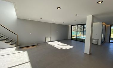 Venta Casa a estrenar en Brisas de Adrogué