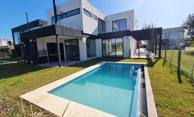 Venta Casa a estrenar en Brisas de Adrogué