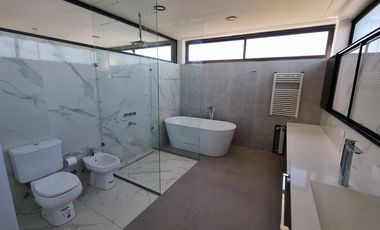Venta Casa a estrenar en Brisas de Adrogué