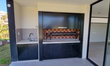 Venta Casa a estrenar en Brisas de Adrogué