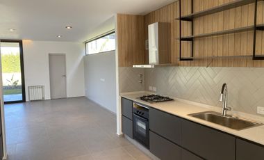 Venta Casa a estrenar en Brisas de Adrogué