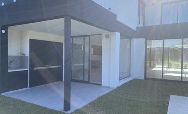 Venta Casa a estrenar en Brisas de Adrogué
