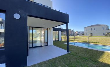 Venta Casa a estrenar en Brisas de Adrogué