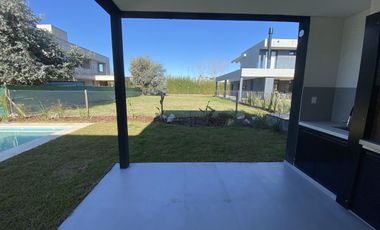 Venta Casa a estrenar en Brisas de Adrogué