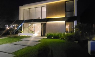 Venta Casa a estrenar en Brisas de Adrogué