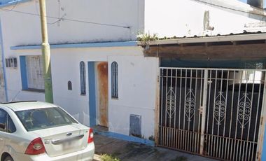 DOS  casas en venta con entrada independiente a la calle