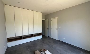 CASA EN VENTA CON RENTA - HARAS SANTA MARIA OPORTUNIDAD