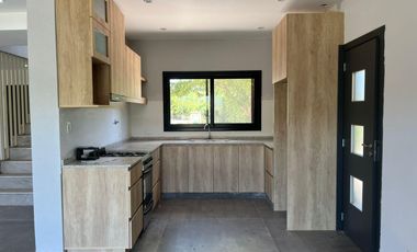 CASA EN VENTA CON RENTA - HARAS SANTA MARIA OPORTUNIDAD
