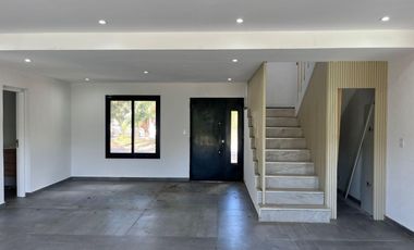 CASA EN VENTA CON RENTA - HARAS SANTA MARIA OPORTUNIDAD