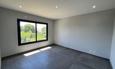 CASA EN VENTA CON RENTA - HARAS SANTA MARIA OPORTUNIDAD