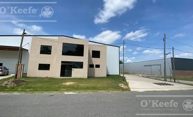 ALQUILER GALPÓN A ESTRENAR DE 1200 M2 EN PARQUE INDUSTRIAL PLATANOS