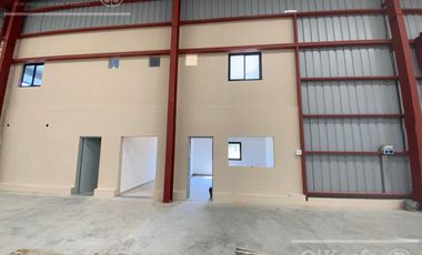 ALQUILER GALPÓN A ESTRENAR DE 1200 M2 EN PARQUE INDUSTRIAL PLATANOS