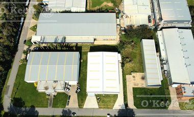 ALQUILER GALPÓN A ESTRENAR DE 1200 M2 EN PARQUE INDUSTRIAL PLATANOS