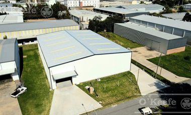 ALQUILER GALPÓN A ESTRENAR DE 1200 M2 EN PARQUE INDUSTRIAL PLATANOS