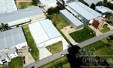 ALQUILER GALPÓN A ESTRENAR DE 1200 M2 EN PARQUE INDUSTRIAL PLATANOS