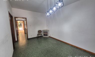 Venta casa 3 ambientes con cochera en Monte Chingolo