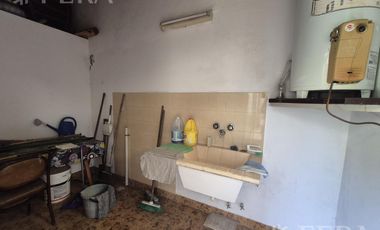 Venta casa 3 ambientes con cochera en Monte Chingolo