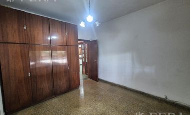 Venta casa 3 ambientes con cochera en Monte Chingolo