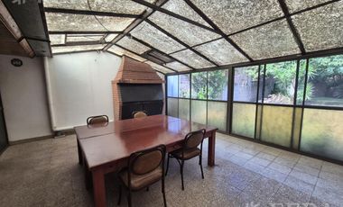 Venta casa 3 ambientes con cochera en Monte Chingolo